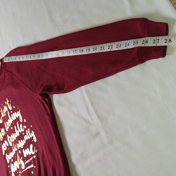 Harry Potter Sweatshirt Sweater Pullover Round Neck Wine Color Size Medium - Picture 9 of 12